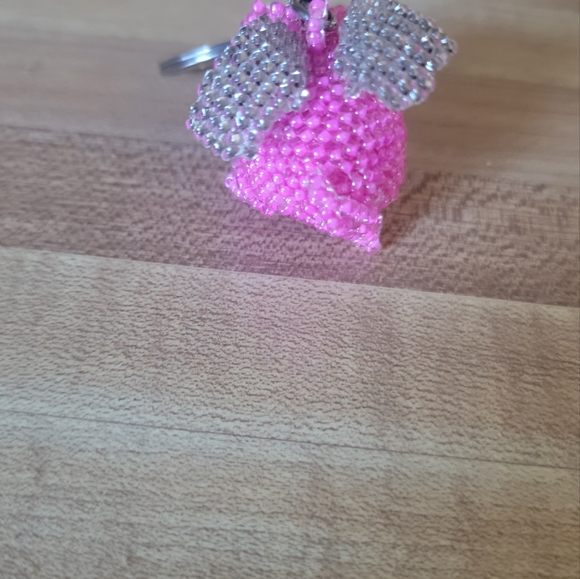 Flying pig handmade Mexican chaquira bead keychain, Beaded chaquira key ring - Picture 3 of 5